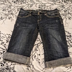 Hydraulic Capri Jeans